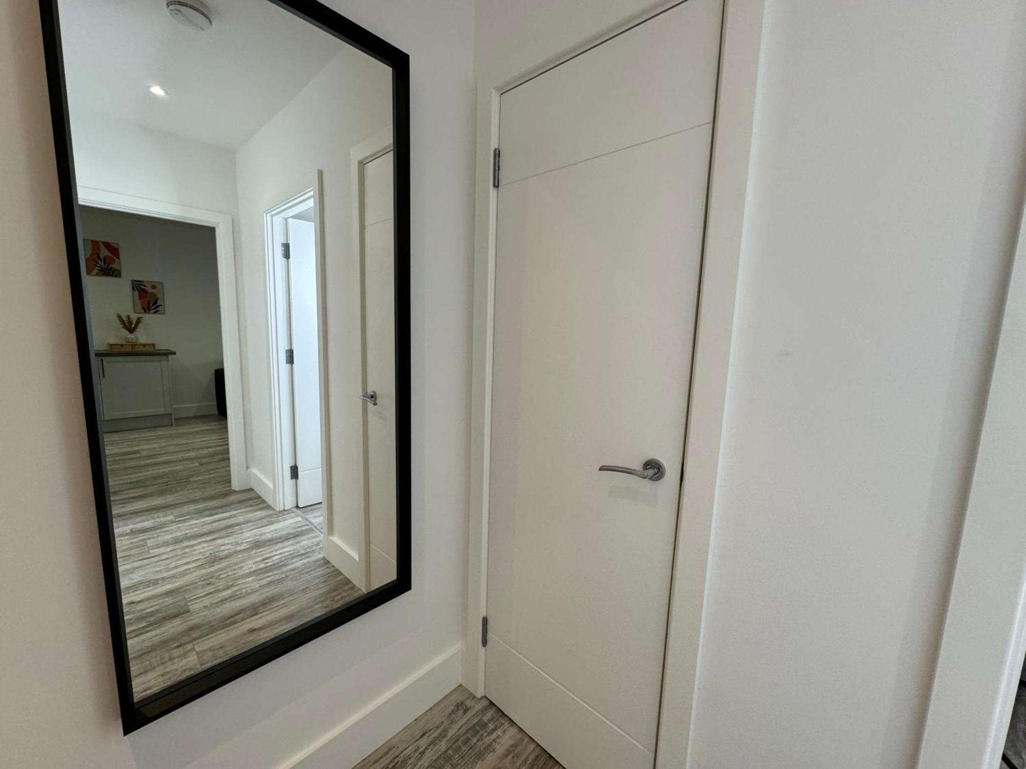 Modern One-Bedroom Apartment Swindon Bagian luar foto