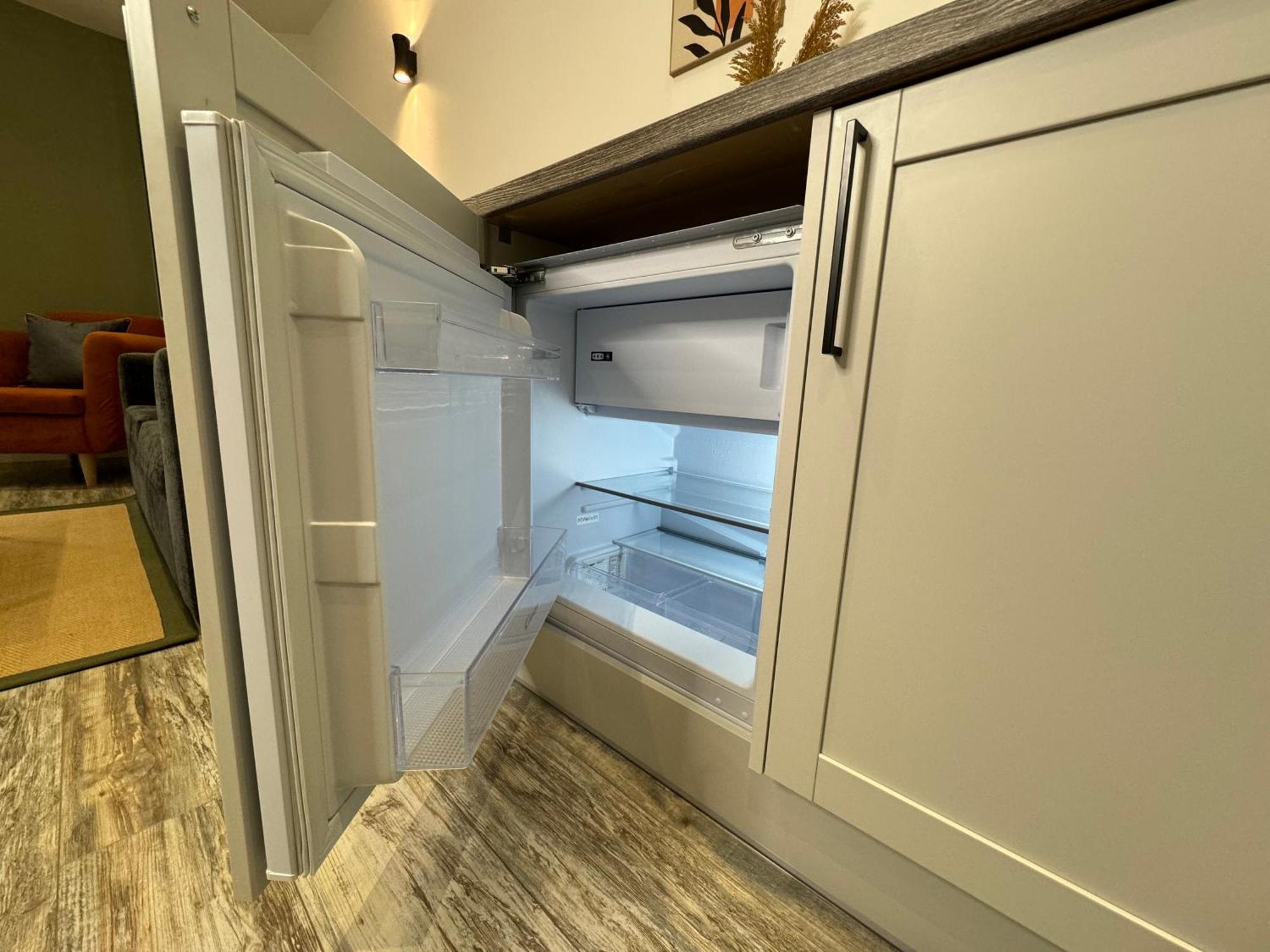Modern One-Bedroom Apartment Swindon Bagian luar foto
