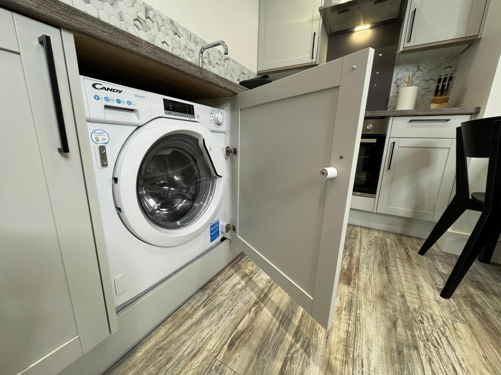 Modern One-Bedroom Apartment Swindon Bagian luar foto