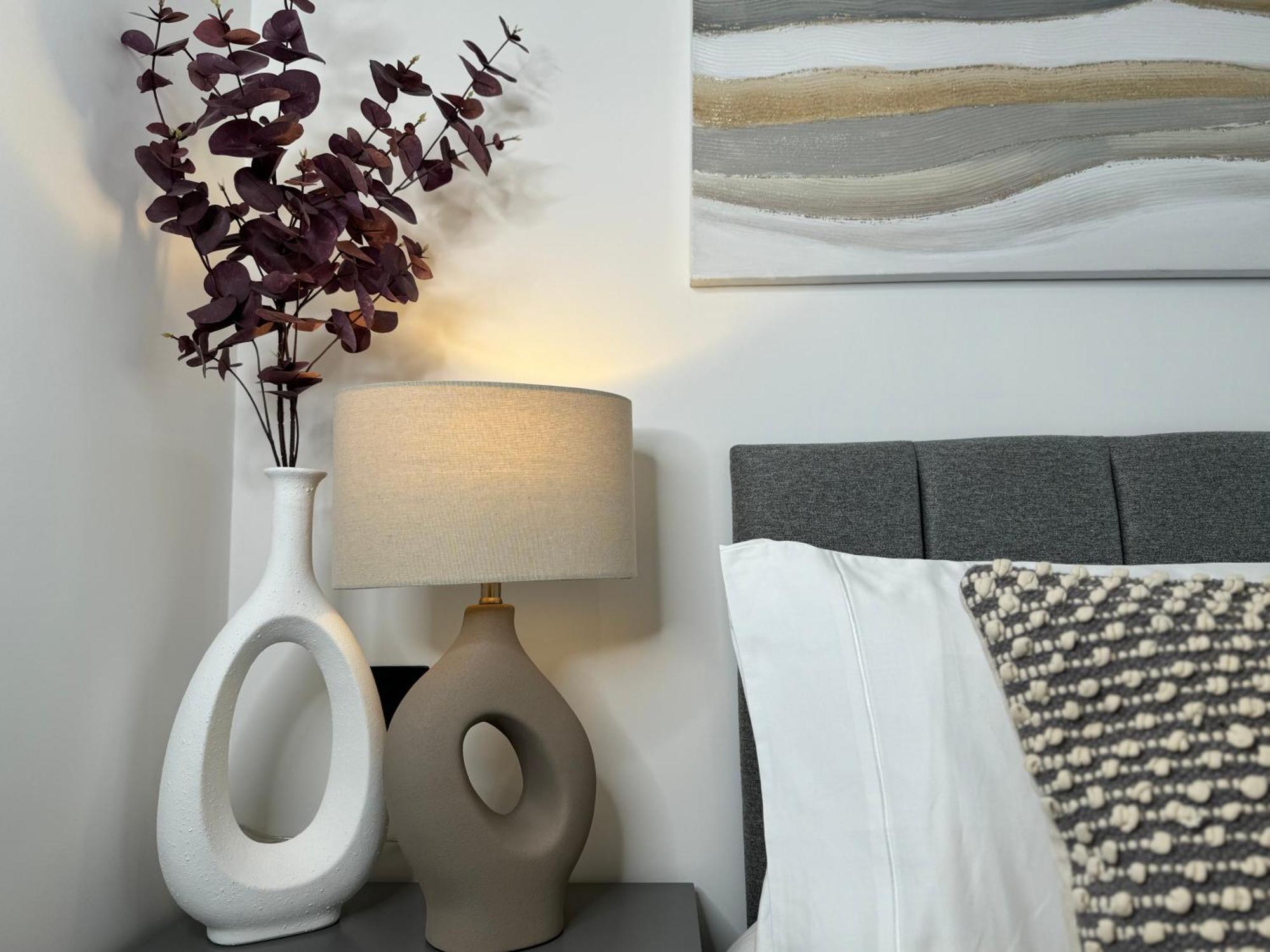 Modern One-Bedroom Apartment Swindon Bagian luar foto