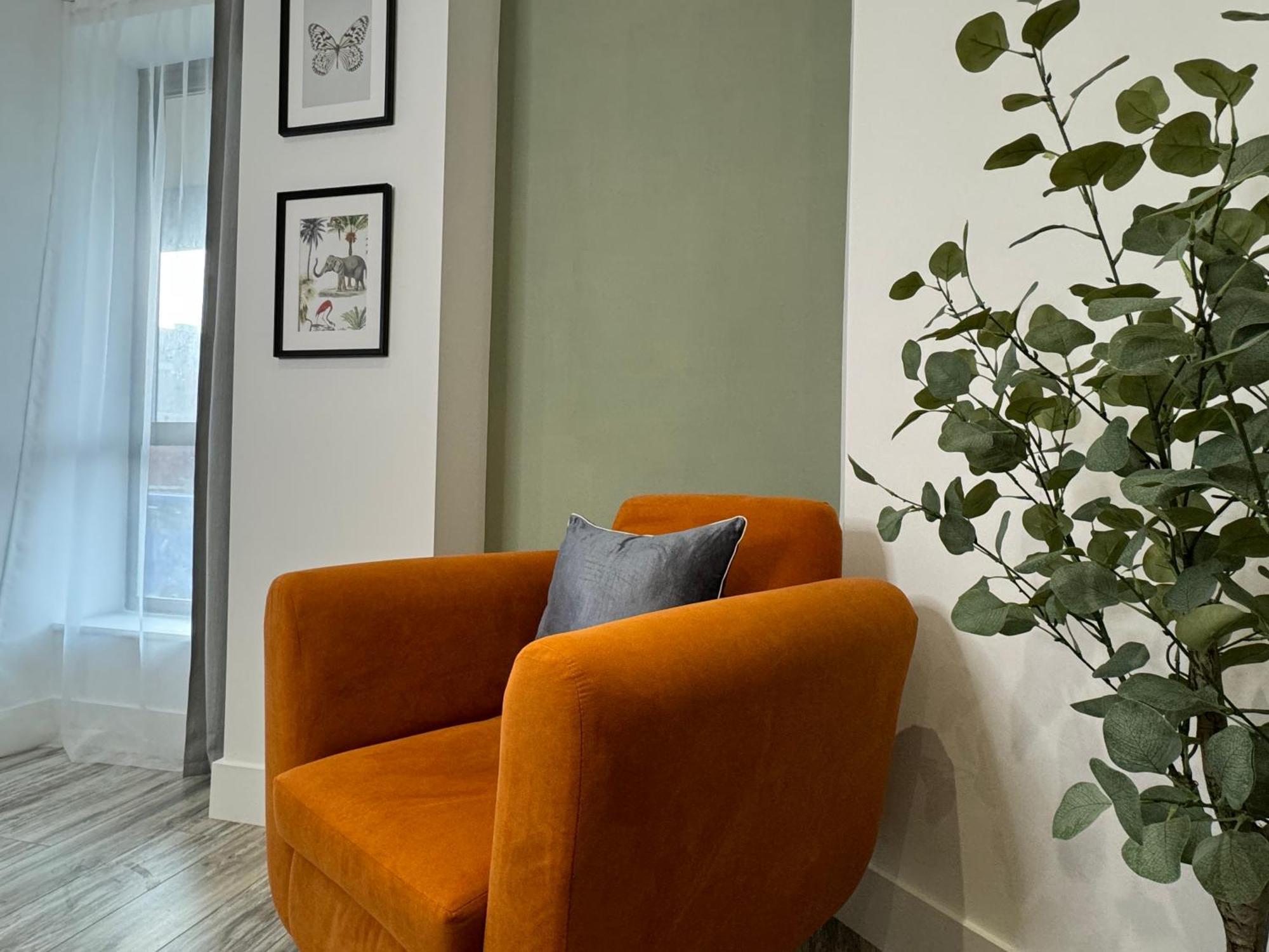 Modern One-Bedroom Apartment Swindon Bagian luar foto