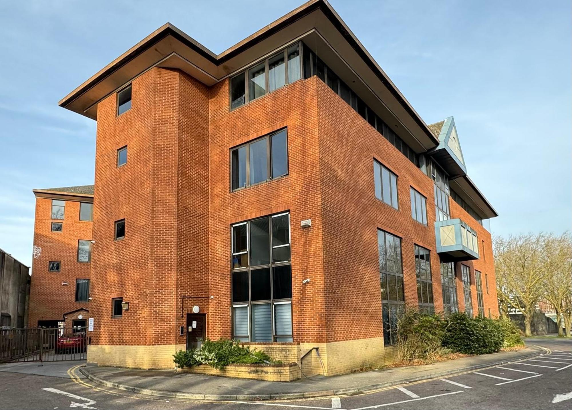 Modern One-Bedroom Apartment Swindon Bagian luar foto